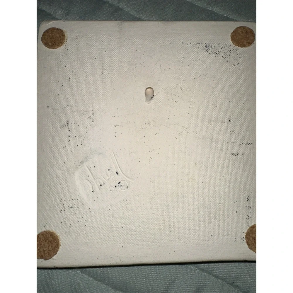 Karen Howell Pottery Rabbit Trivet 1987 Signed, 3 Dancing Rabbits Star   Pattern